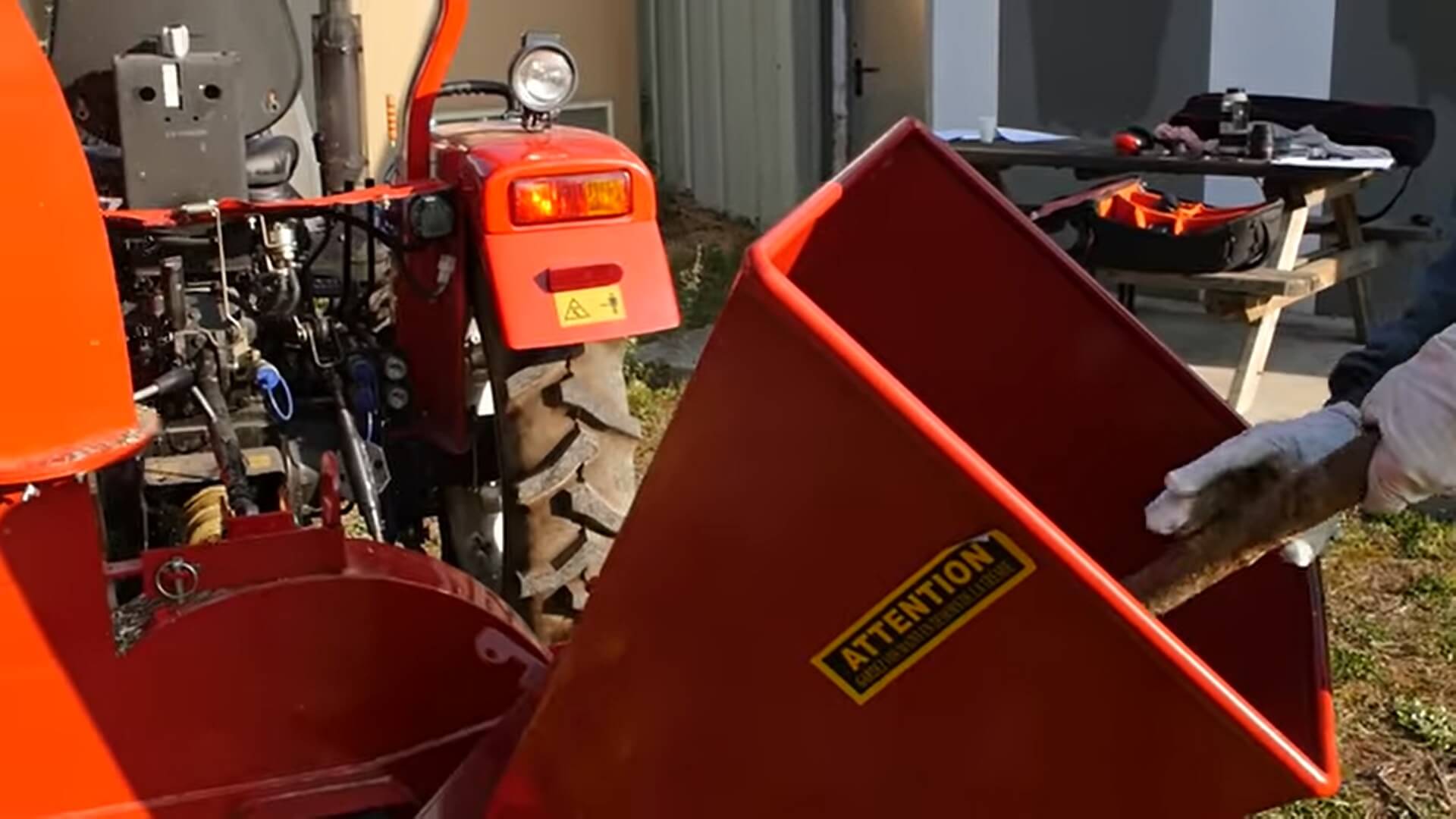 Trémie d'alimentation du broyeur vegetaux tracteur